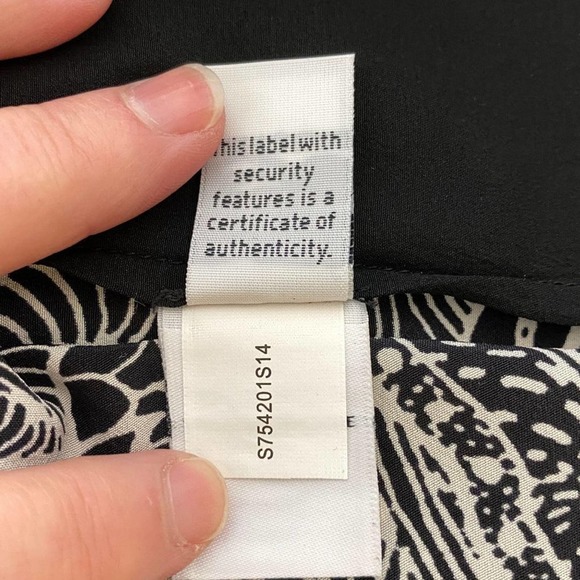 Diane‎ Von Furstenberg Black Silk Long Sleeve Career Workwear Business Blouse 12 - Picture 8 of 8